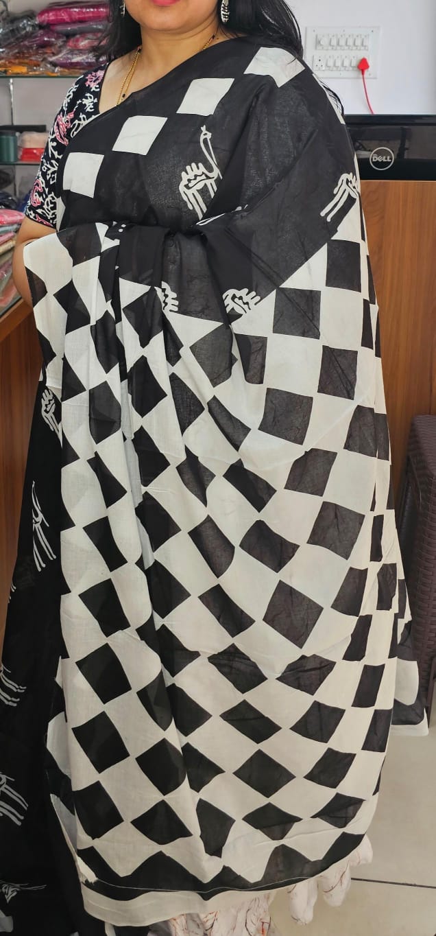 Black and White Camel design Saree 03