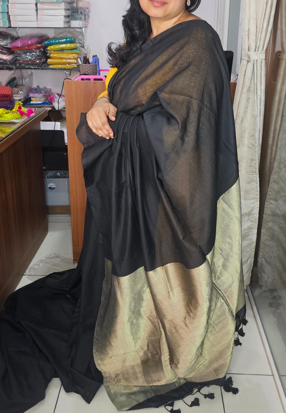 Khadi Plain Zari Pallu Saree Black 01