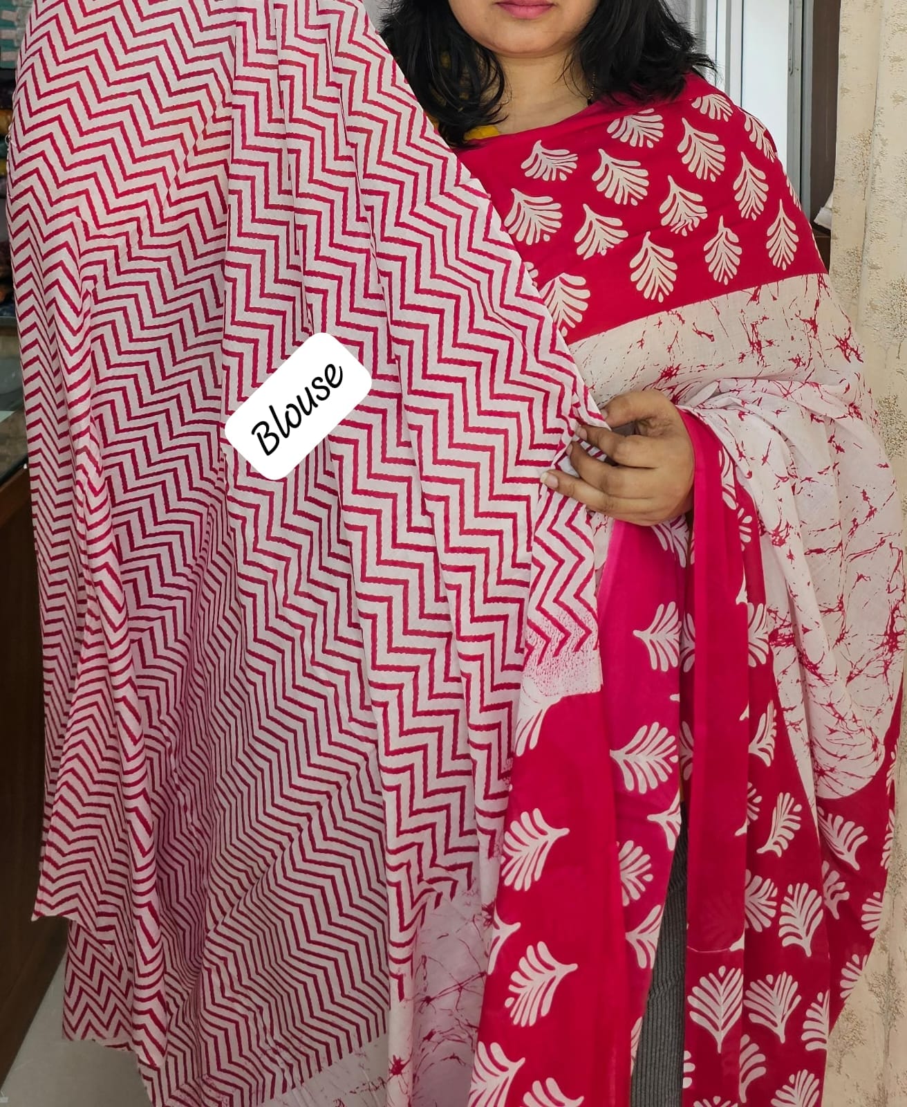 White and Pink Leaves design Mul Cotton Saree 06