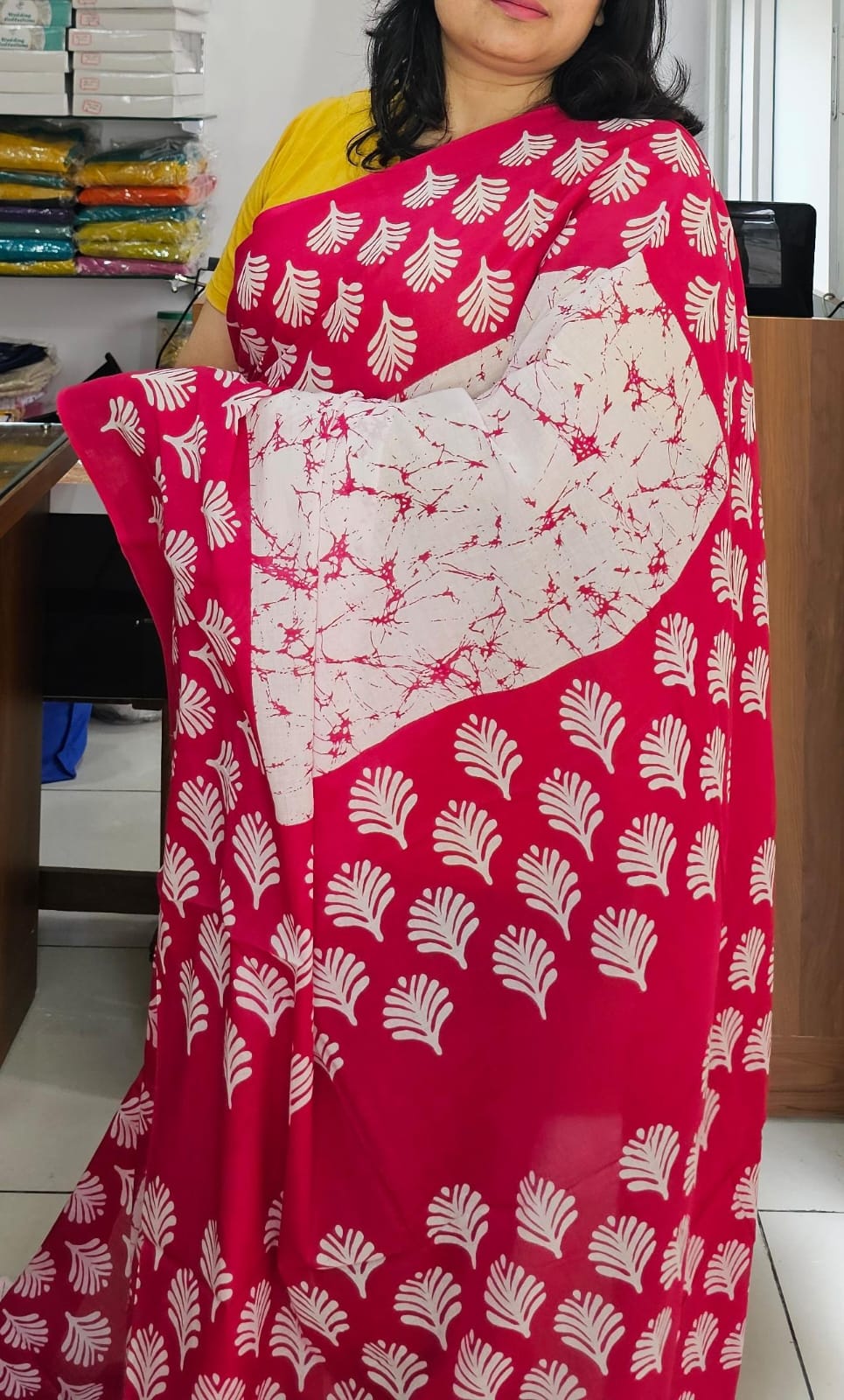 White and Pink Leaves design Mul Cotton Saree 06