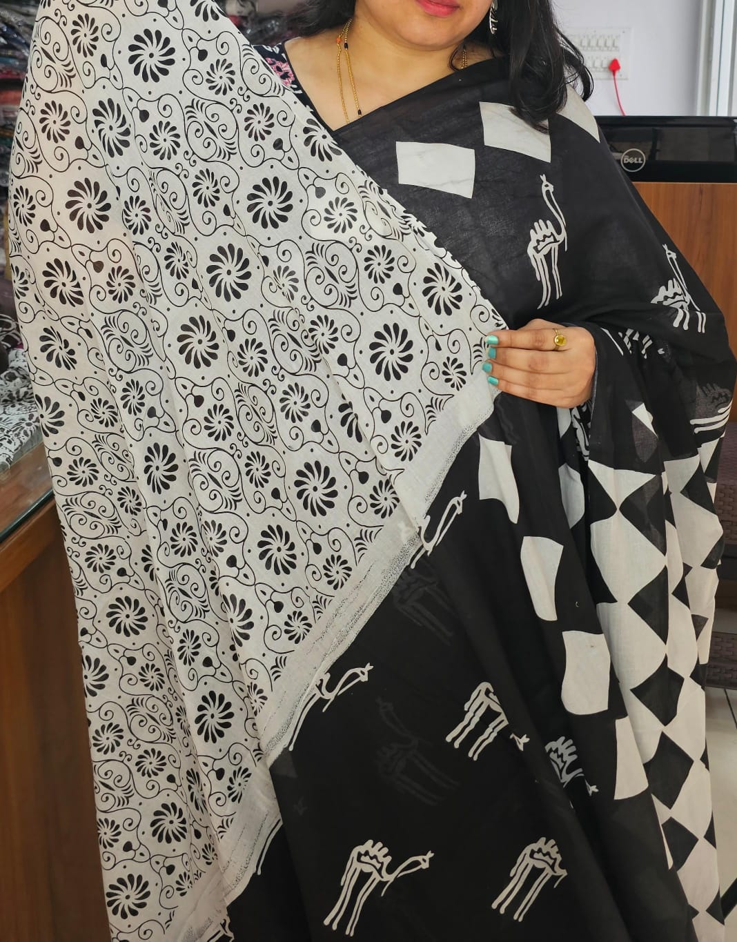 Black and White Camel design Saree 03