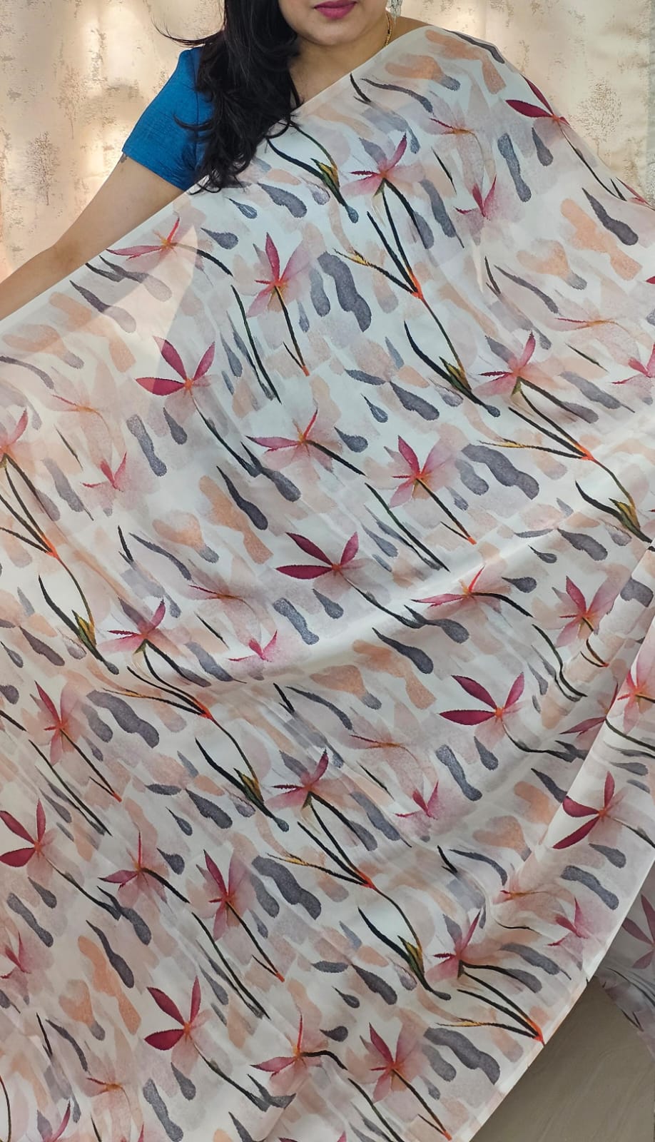 Digital print saree Cream with leaf design 01