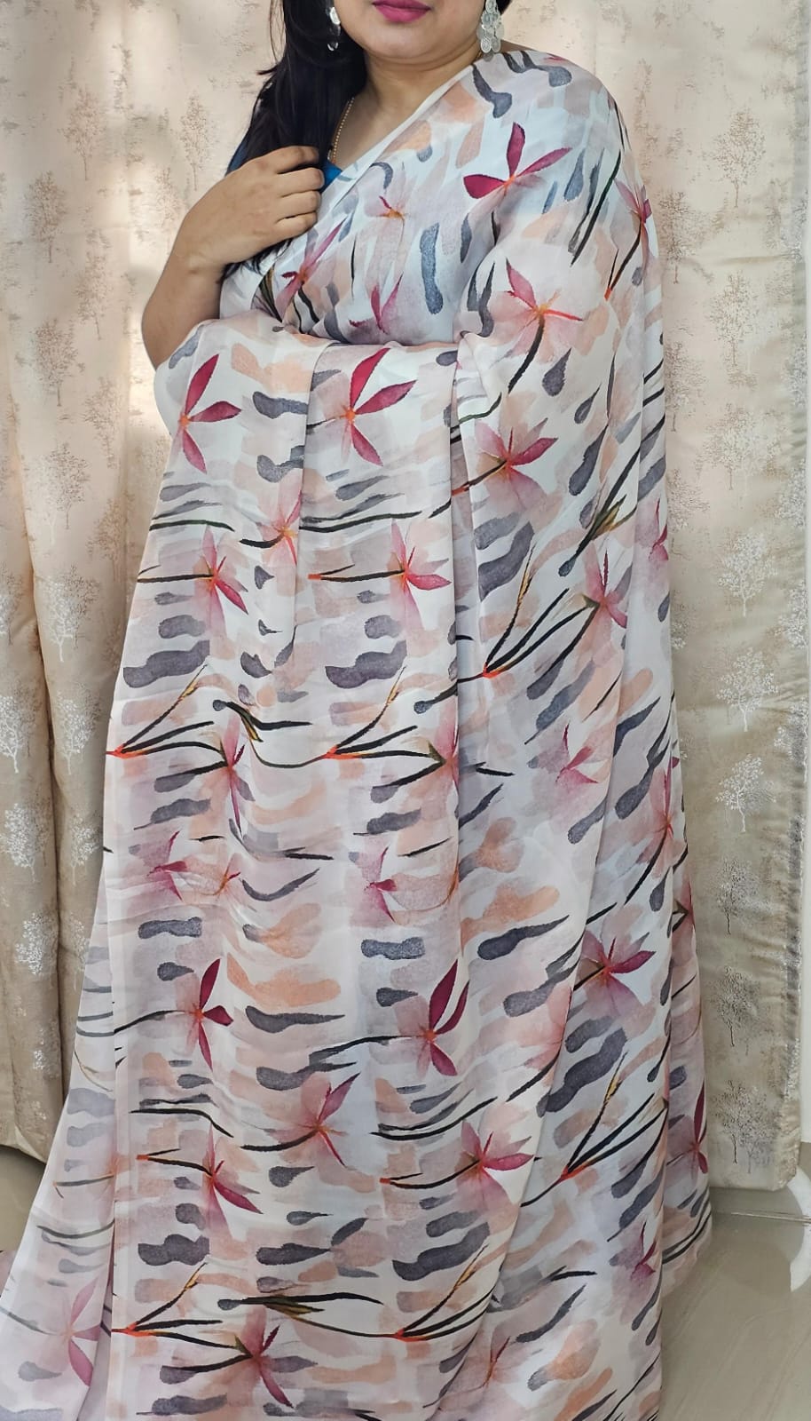 Digital print saree Cream with leaf design 01