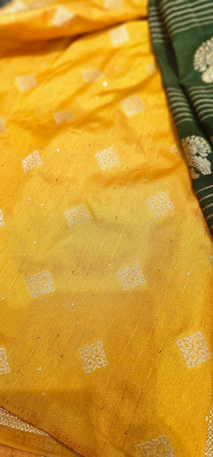 Gayatri silk saree 01 G/Y