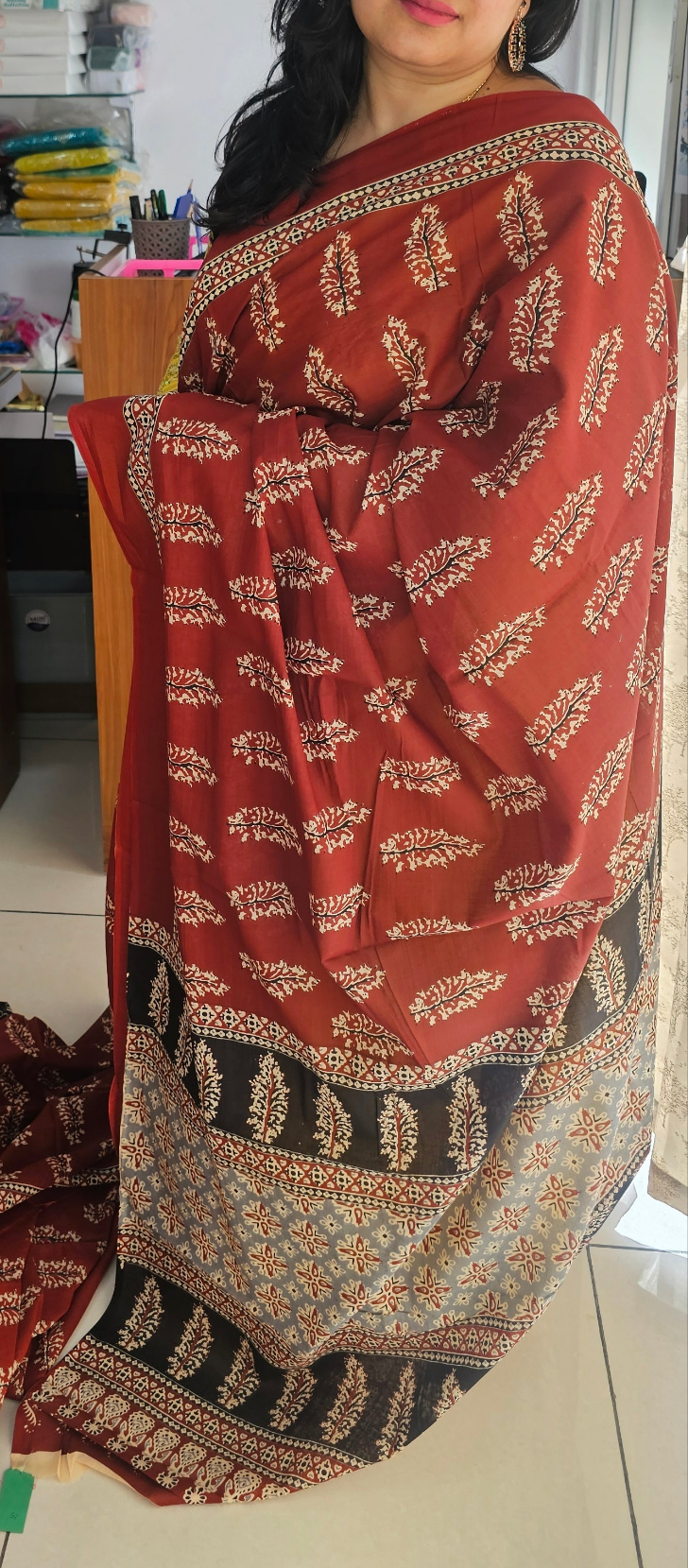 Mul Cotton saree brick red with tree design 01